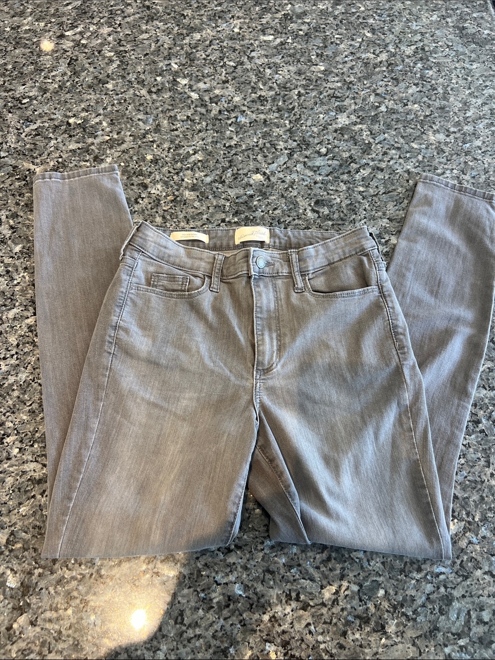 Universal Thread Women's Light Gray Skinny Jeans
